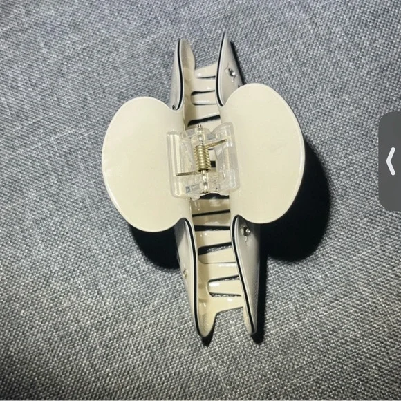 Ferragamo White Hair Clip with Crystals - Picture 2 of 3